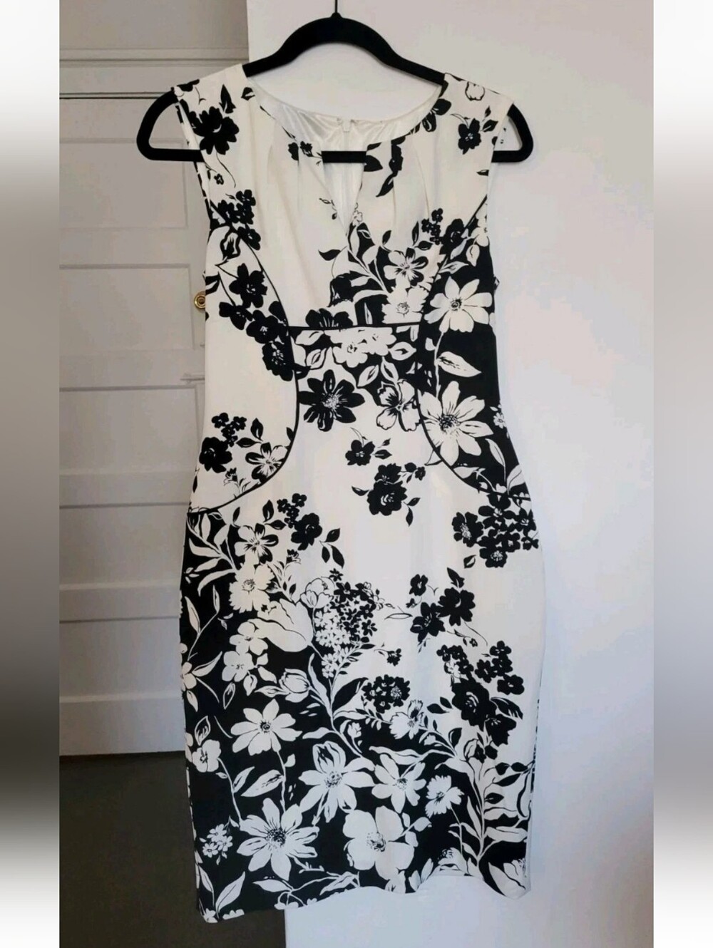 Adrianna Papell Cocktail Dress Size 4 Black White Floral Pattern